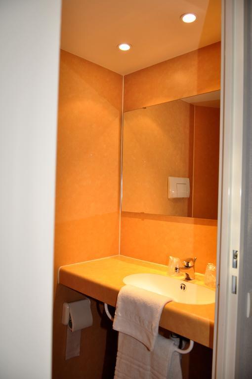Hotel Lux Grenoble Bilik gambar